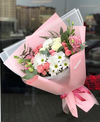 Букет цветов из: Розы, Лизиантусы и Хризантемы в Горки